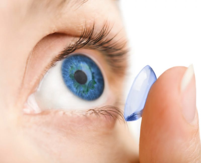 scleral contact lenses insertion